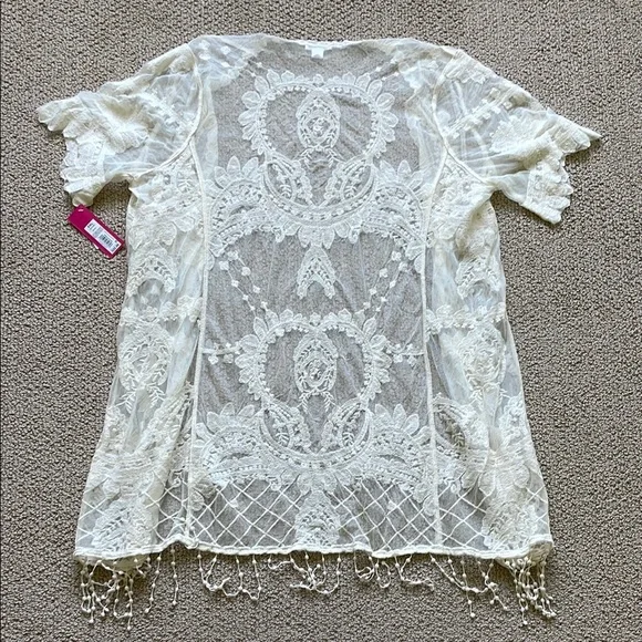 Elegant Lace Kimono Cardigan - Picture 10 of 10